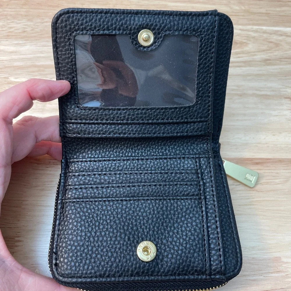 Laundry by Shelli Segal Black Pebbled Bifold Wallet Gold‎ Hardware New No Tags